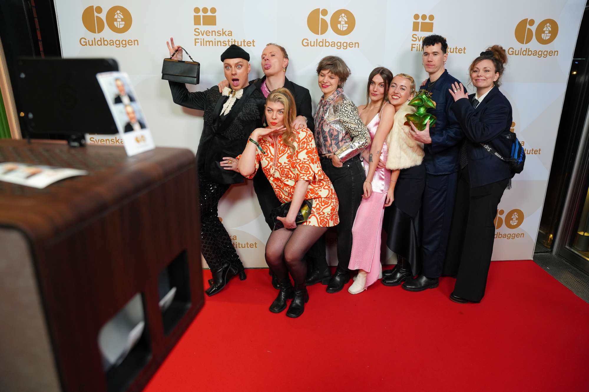 Hyr fotobås med utskrifter till bröllopsfest